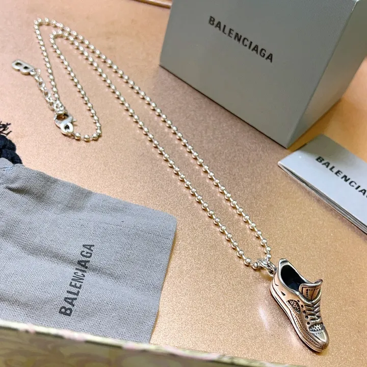 スーパーコピー バレンシアガ キーホルダー