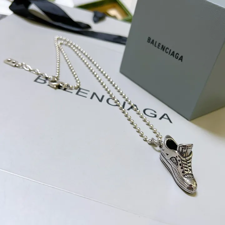 スーパーコピー バレンシアガ キーホルダー