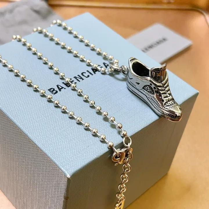 スーパーコピー バレンシアガ キーホルダー