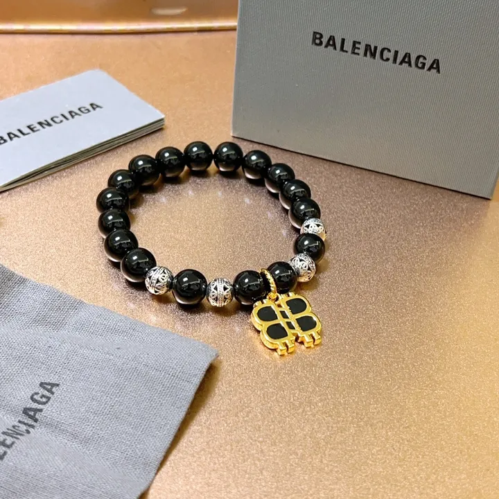 スーパーコピー バレンシアガ キーホルダー