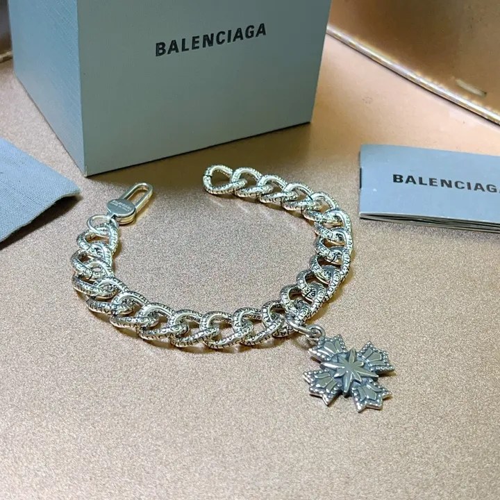 スーパーコピー バレンシアガ キーホルダー