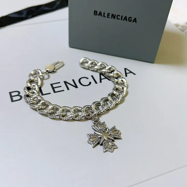 スーパーコピー バレンシアガ キーホルダー