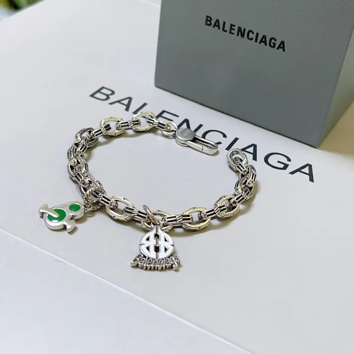 スーパーコピー バレンシアガ キーホルダー