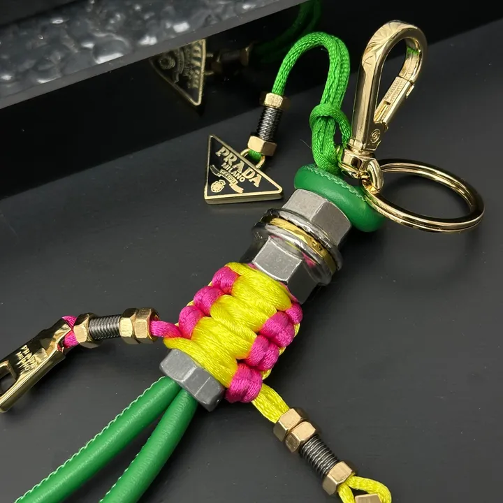 スーパーコピー プラダ キーホルダー