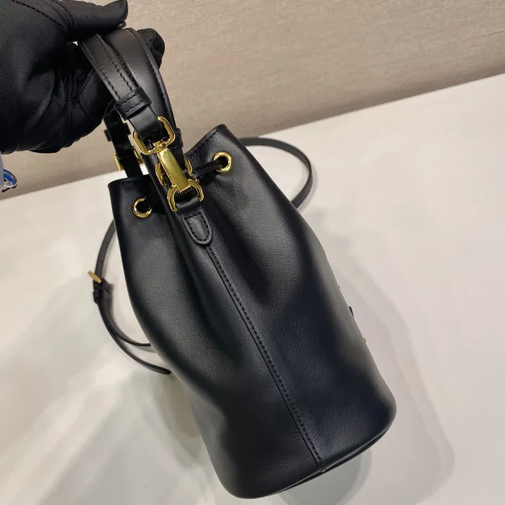 スーパーコピー バレンシアガ キーホルダー