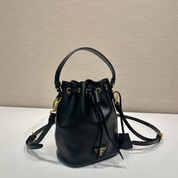 スーパーコピー プラダ キーホルダー