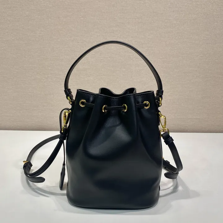 スーパーコピー プラダ キーホルダー