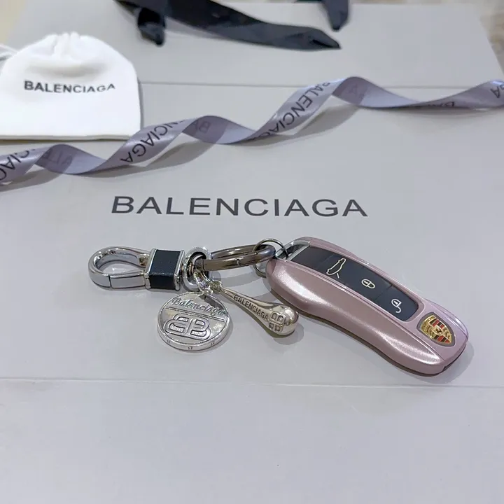 スーパーコピー バレンシアガ キーホルダー