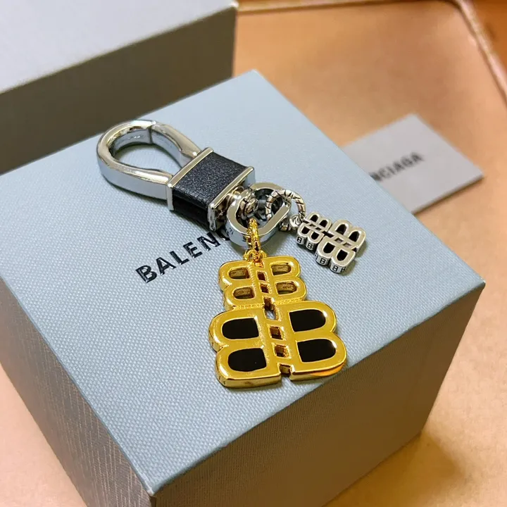 スーパーコピー バレンシアガ キーホルダー