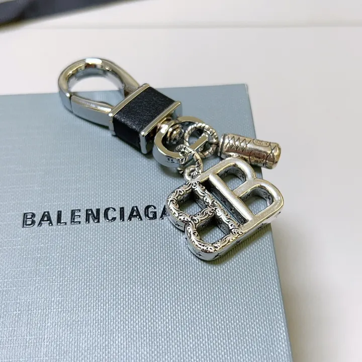 スーパーコピー バレンシアガ キーホルダー
