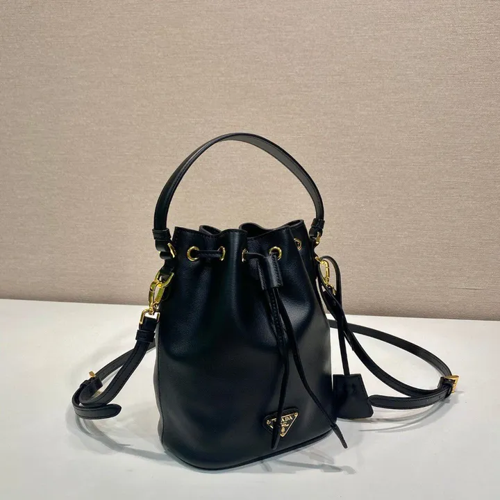 スーパーコピー プラダ キーホルダー