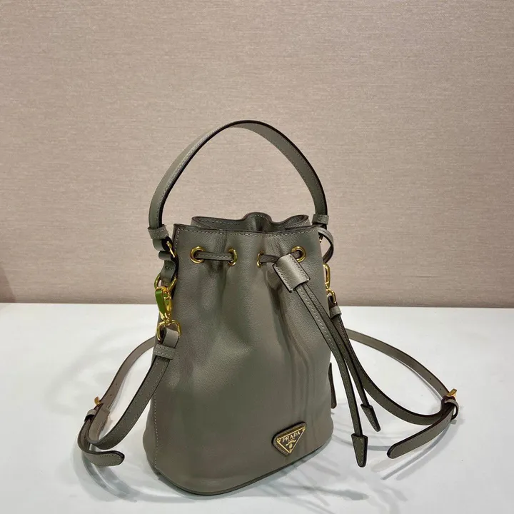 スーパーコピー プラダ キーホルダー