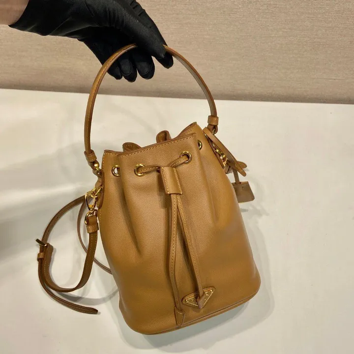 スーパーコピー プラダ キーホルダー