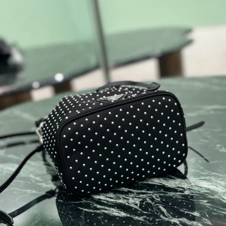 スーパーコピー バレンシアガ キーホルダー