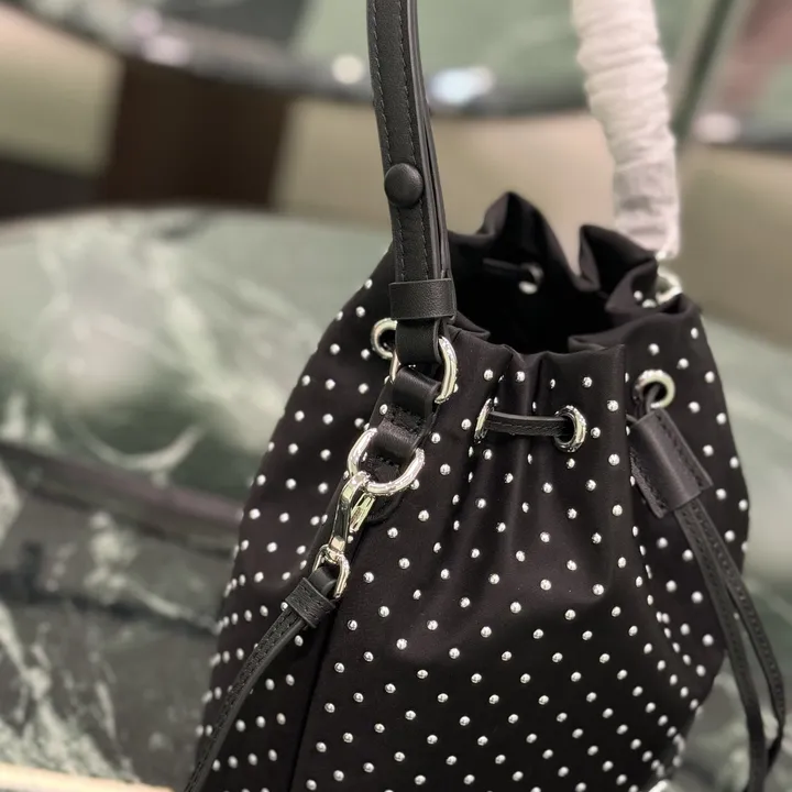 スーパーコピー バレンシアガ キーホルダー