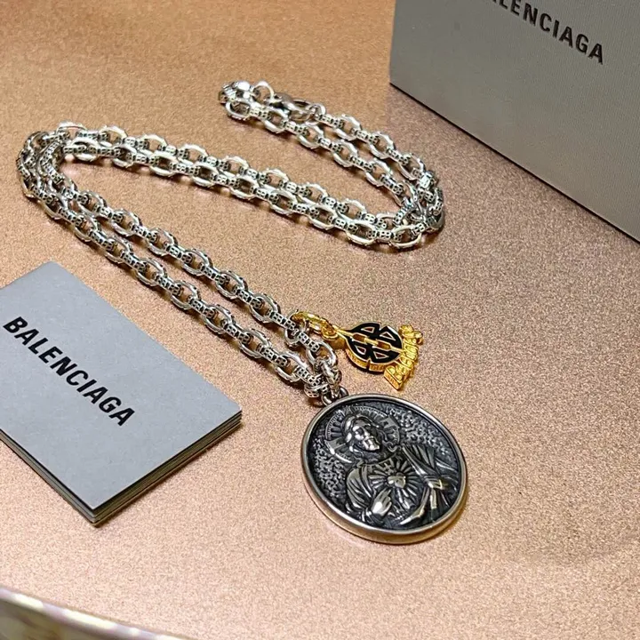 スーパーコピー バレンシアガ キーホルダー