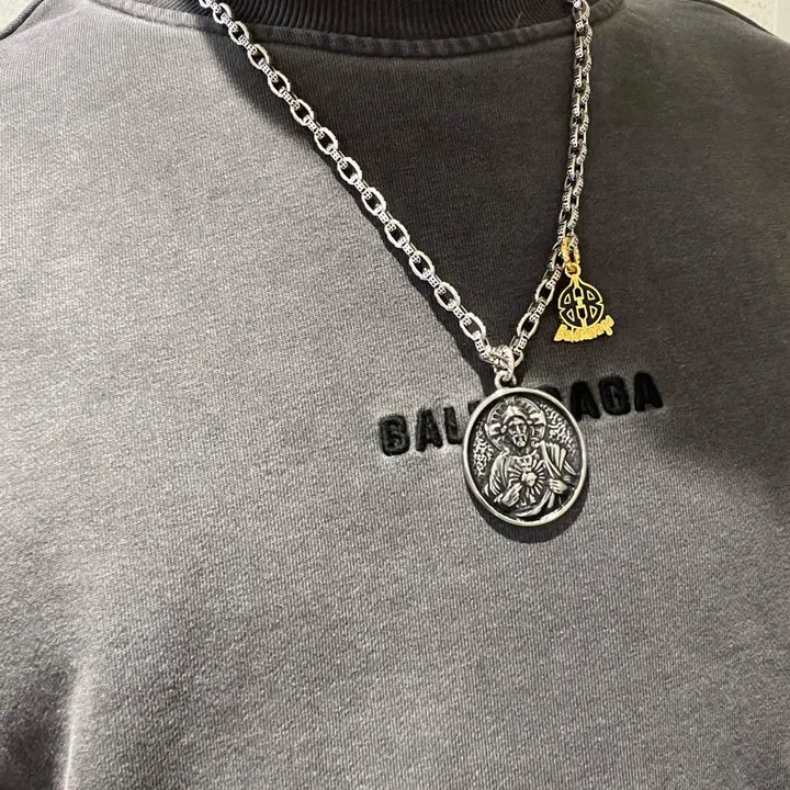 スーパーコピー バレンシアガ キーホルダー