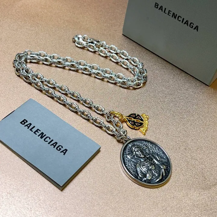 スーパーコピー バレンシアガ キーホルダー