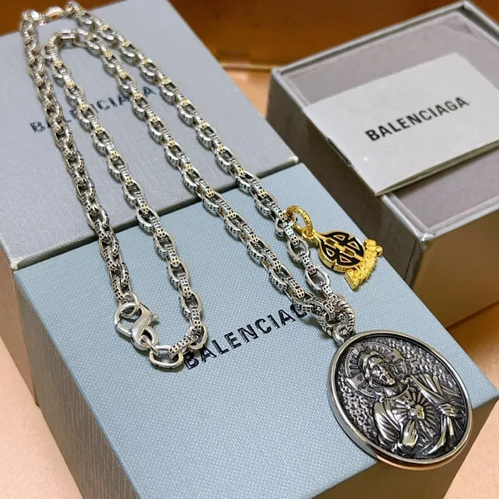 スーパーコピー バレンシアガ キーホルダー