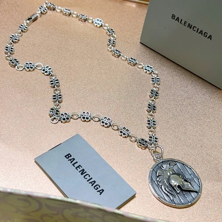 スーパーコピー バレンシアガ キーホルダー