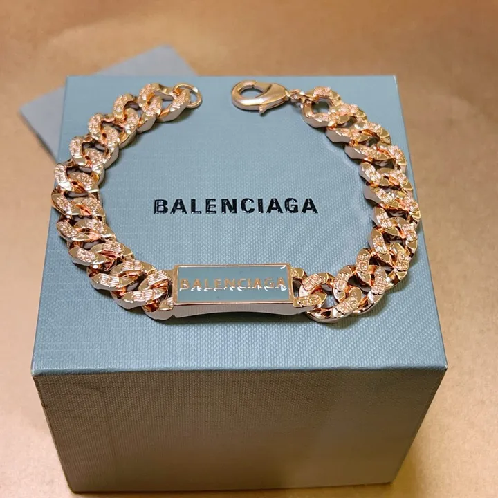 スーパーコピー バレンシアガ キーホルダー