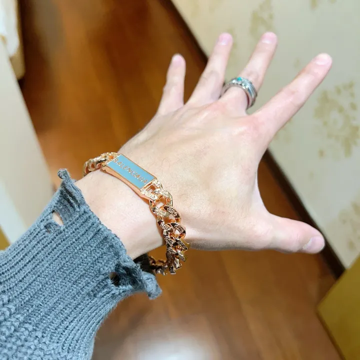 スーパーコピー バレンシアガ キーホルダー