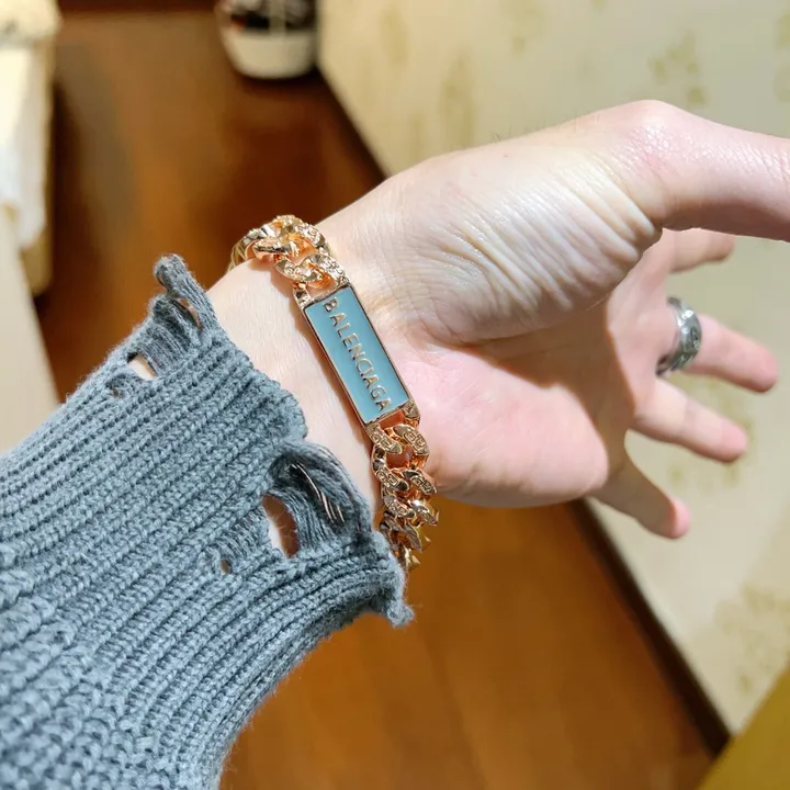 スーパーコピー バレンシアガ キーホルダー