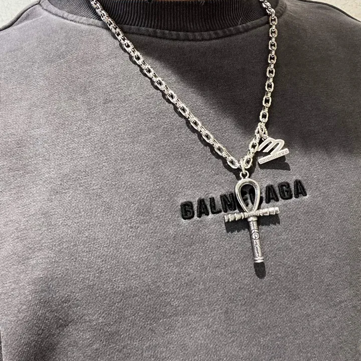 スーパーコピー バレンシアガ キーホルダー