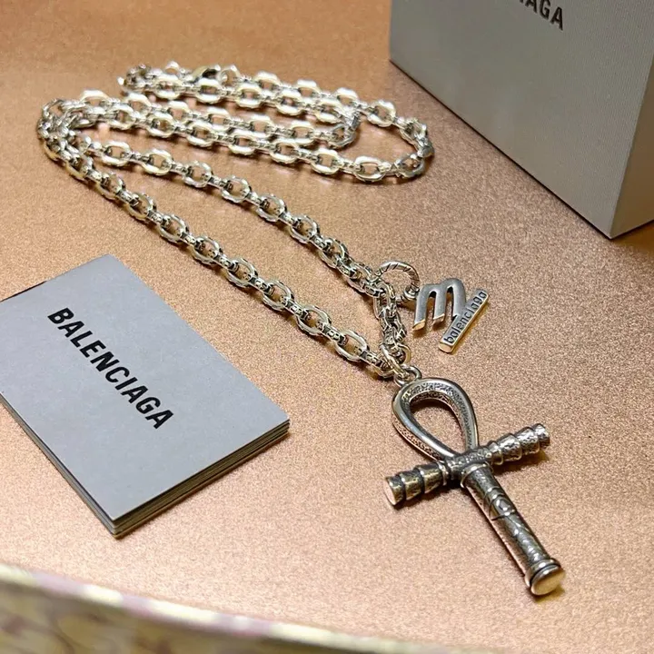 スーパーコピー バレンシアガ キーホルダー