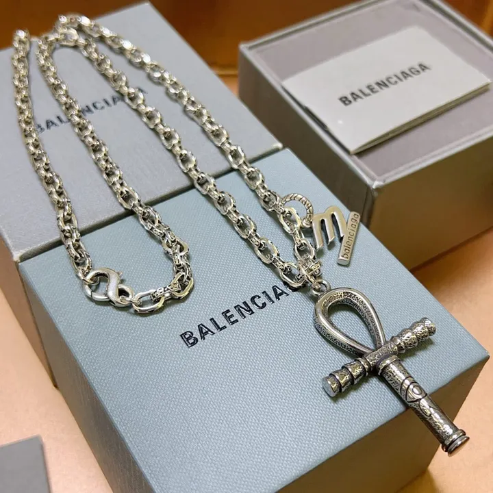 スーパーコピー バレンシアガ キーホルダー