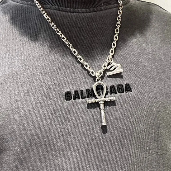 スーパーコピー バレンシアガ キーホルダー