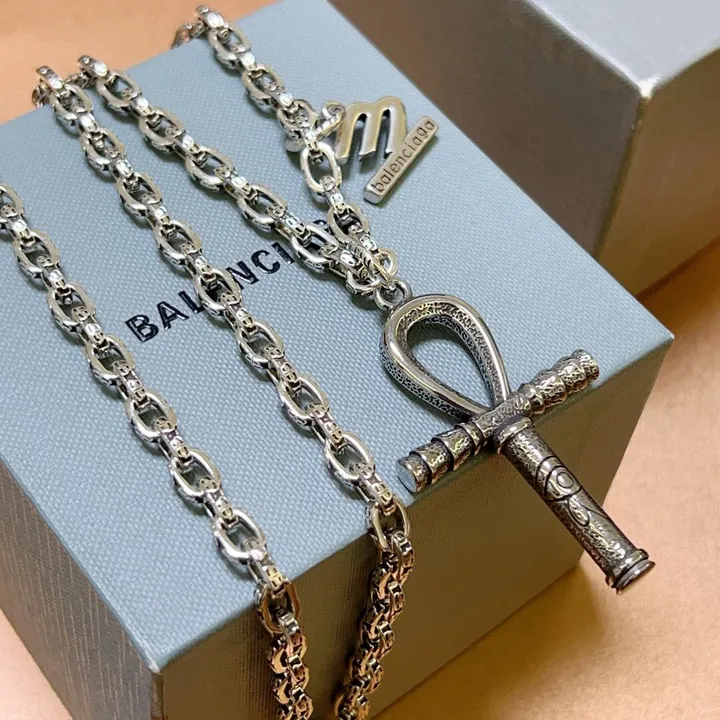 スーパーコピー バレンシアガ キーホルダー