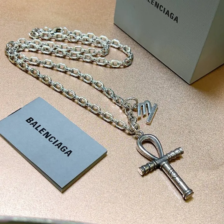 スーパーコピー バレンシアガ キーホルダー