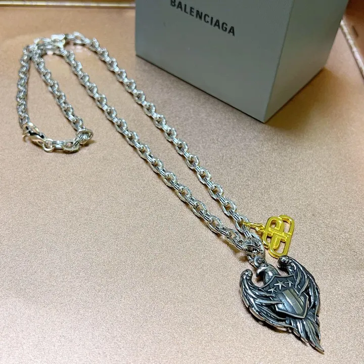 スーパーコピー バレンシアガ キーホルダー