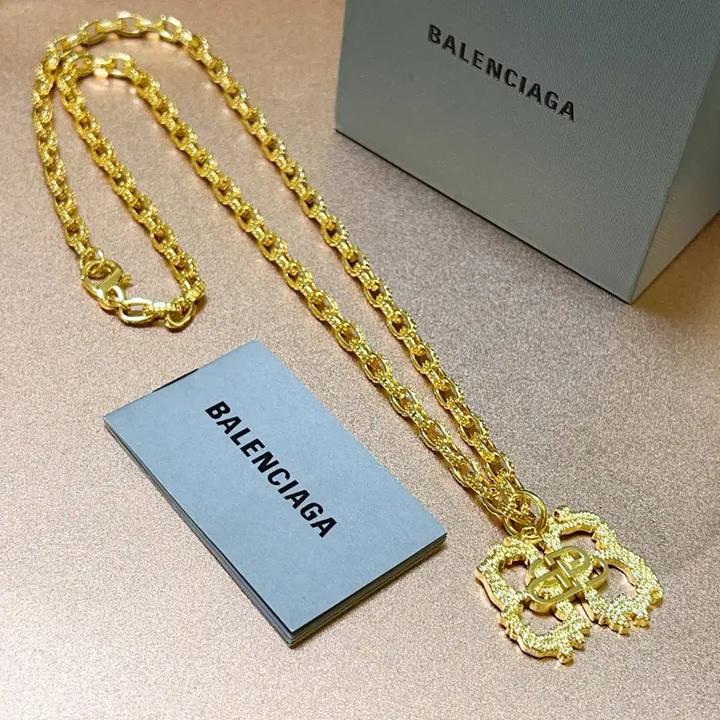 スーパーコピー バレンシアガ キーホルダー