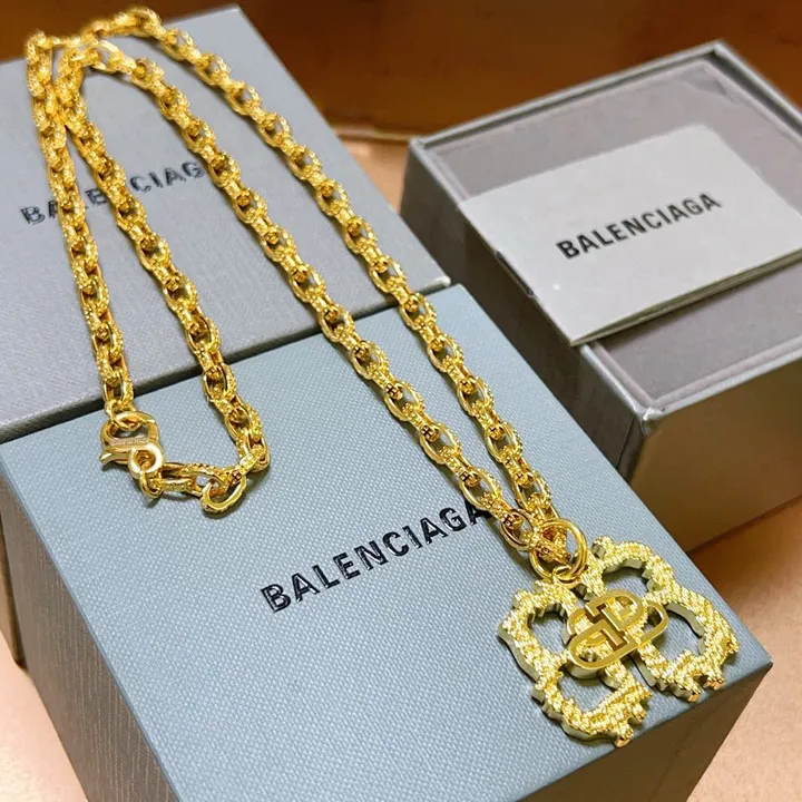 スーパーコピー バレンシアガ キーホルダー