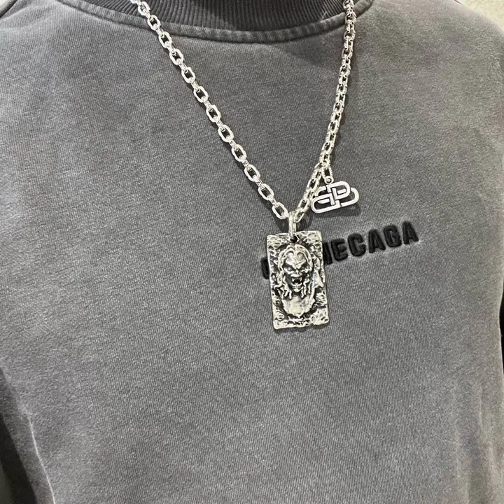 スーパーコピー バレンシアガ キーホルダー