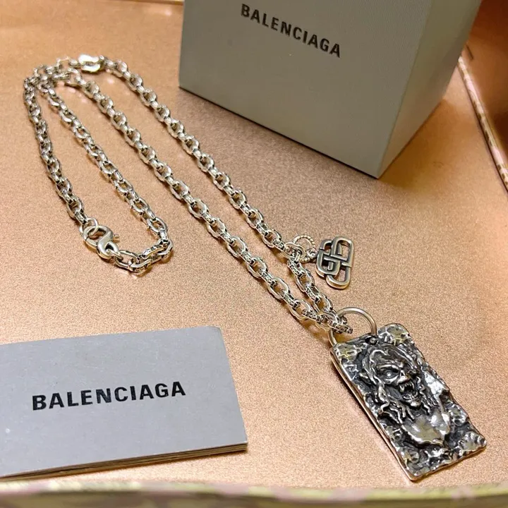 スーパーコピー バレンシアガ キーホルダー