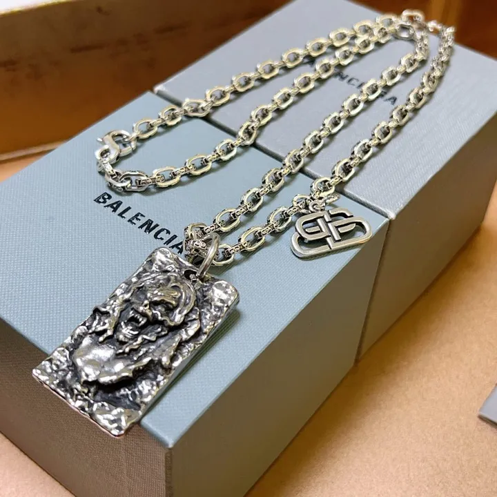 スーパーコピー バレンシアガ キーホルダー