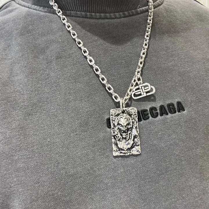 スーパーコピー バレンシアガ キーホルダー