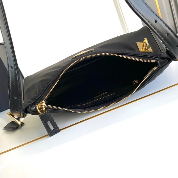 スーパーコピー バレンシアガ キーホルダー