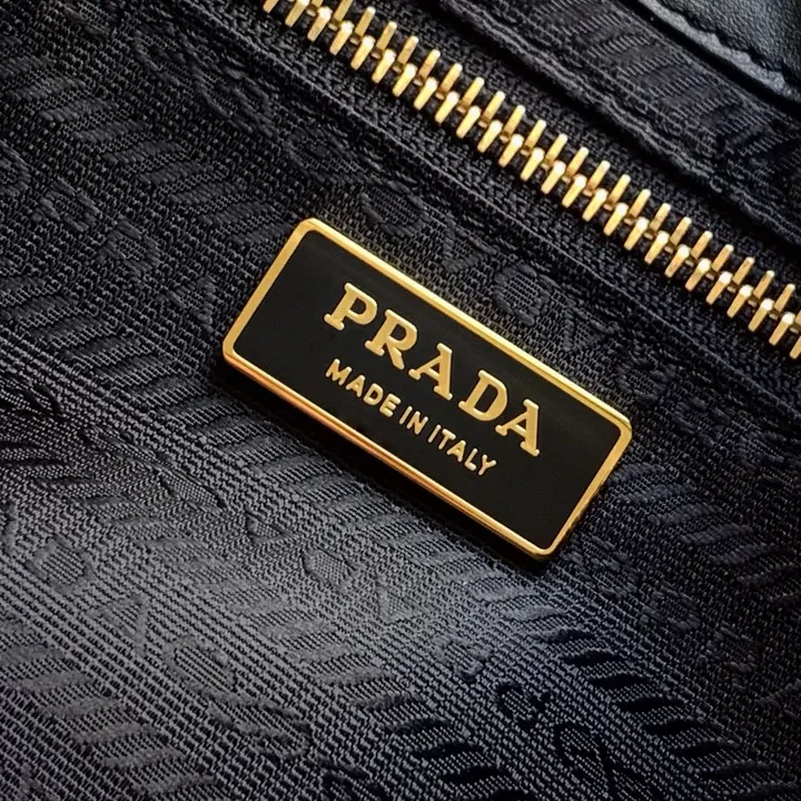 スーパーコピー バレンシアガ キーホルダー