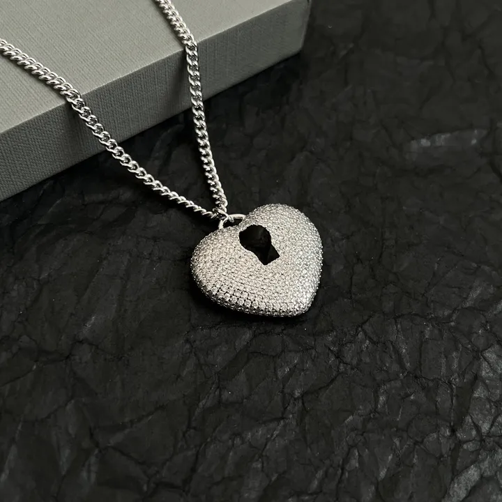 スーパーコピー バレンシアガ キーホルダー