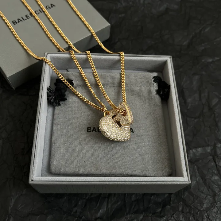 スーパーコピー バレンシアガ キーホルダー