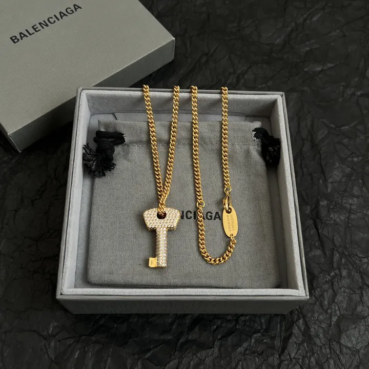 スーパーコピー バレンシアガ キーホルダー