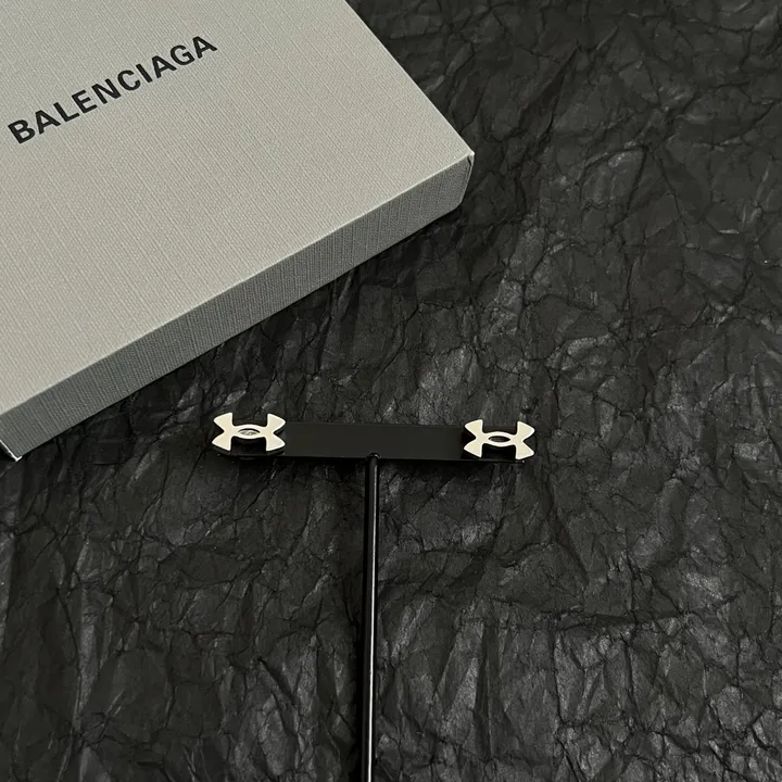 スーパーコピー バレンシアガ キーホルダー