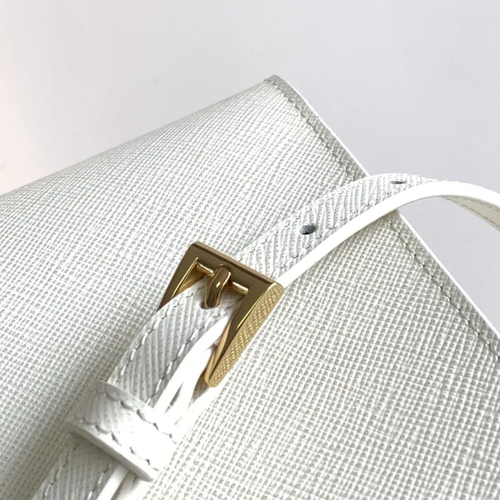 スーパーコピー バレンシアガ キーホルダー