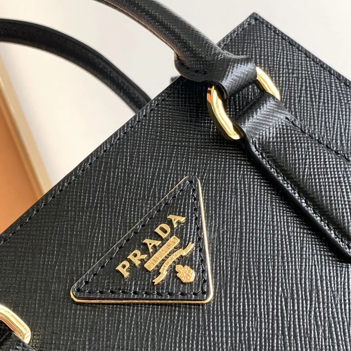 スーパーコピー バレンシアガ キーホルダー