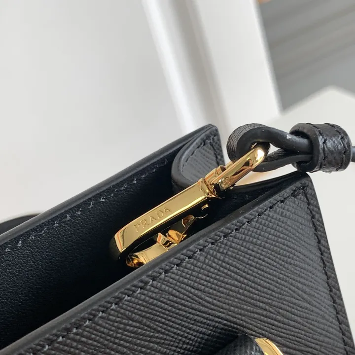 スーパーコピー バレンシアガ キーホルダー