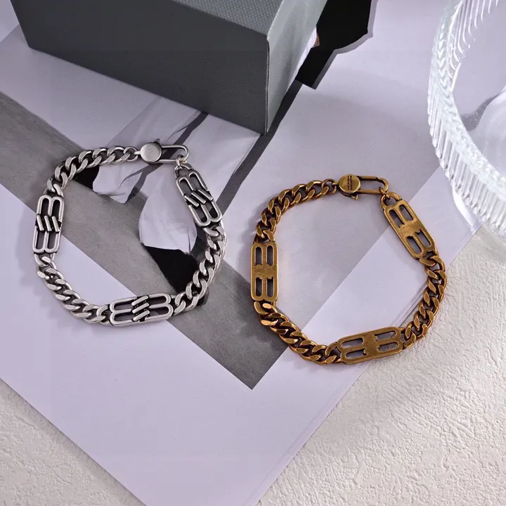 スーパーコピー バレンシアガ キーホルダー